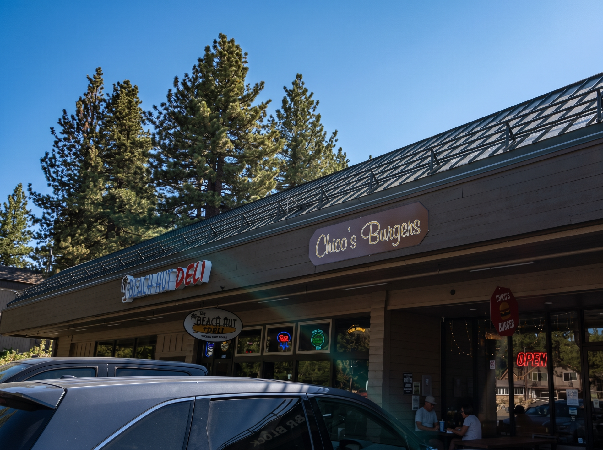 Welcome to Chico’s Burger